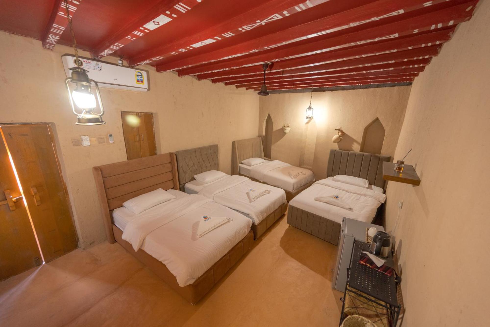 بيت نُزل السلام Bait Salam Inn Al Ḩamrāʼ Bagian luar foto
