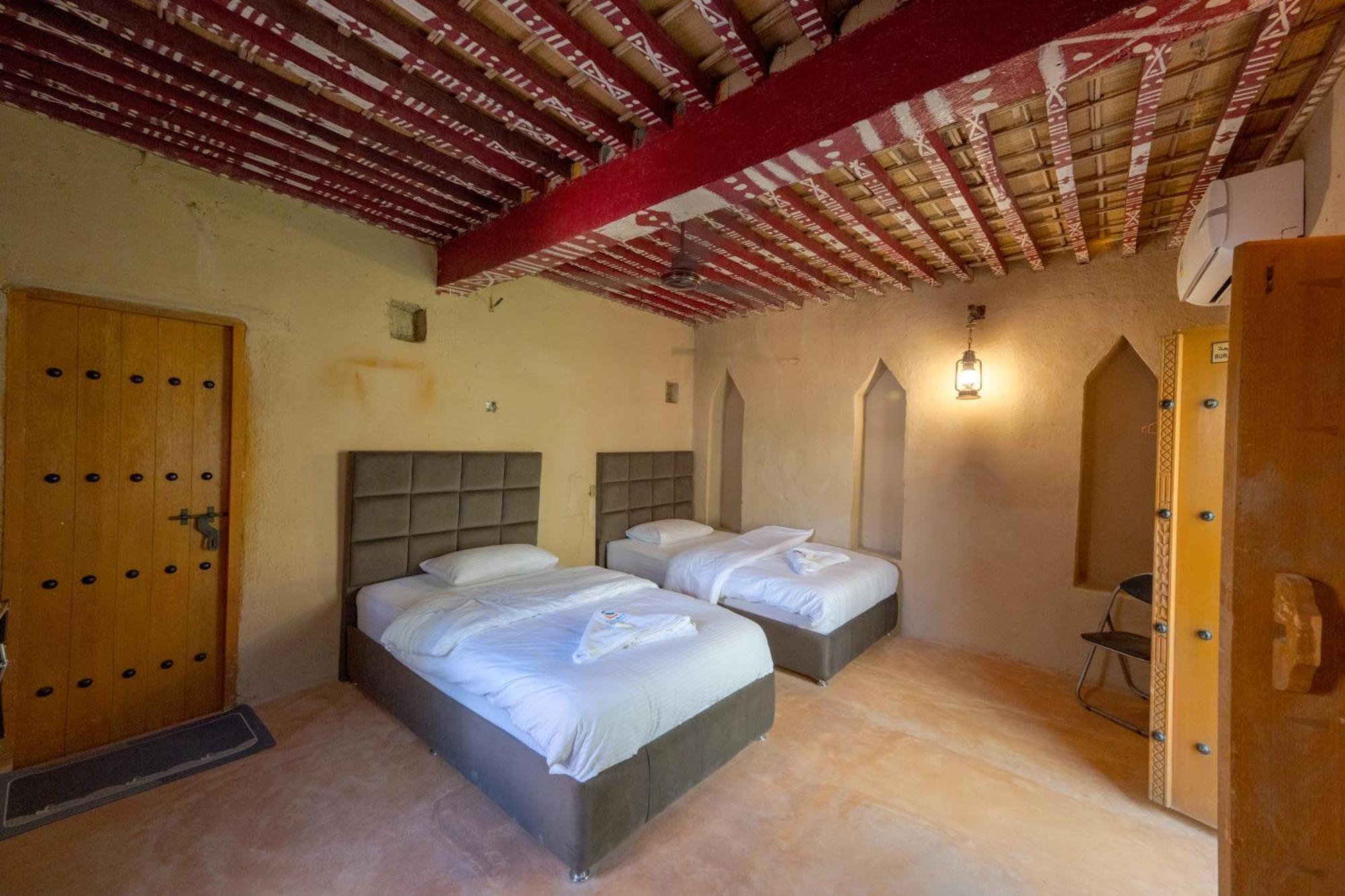 بيت نُزل السلام Bait Salam Inn Al Ḩamrāʼ Bagian luar foto