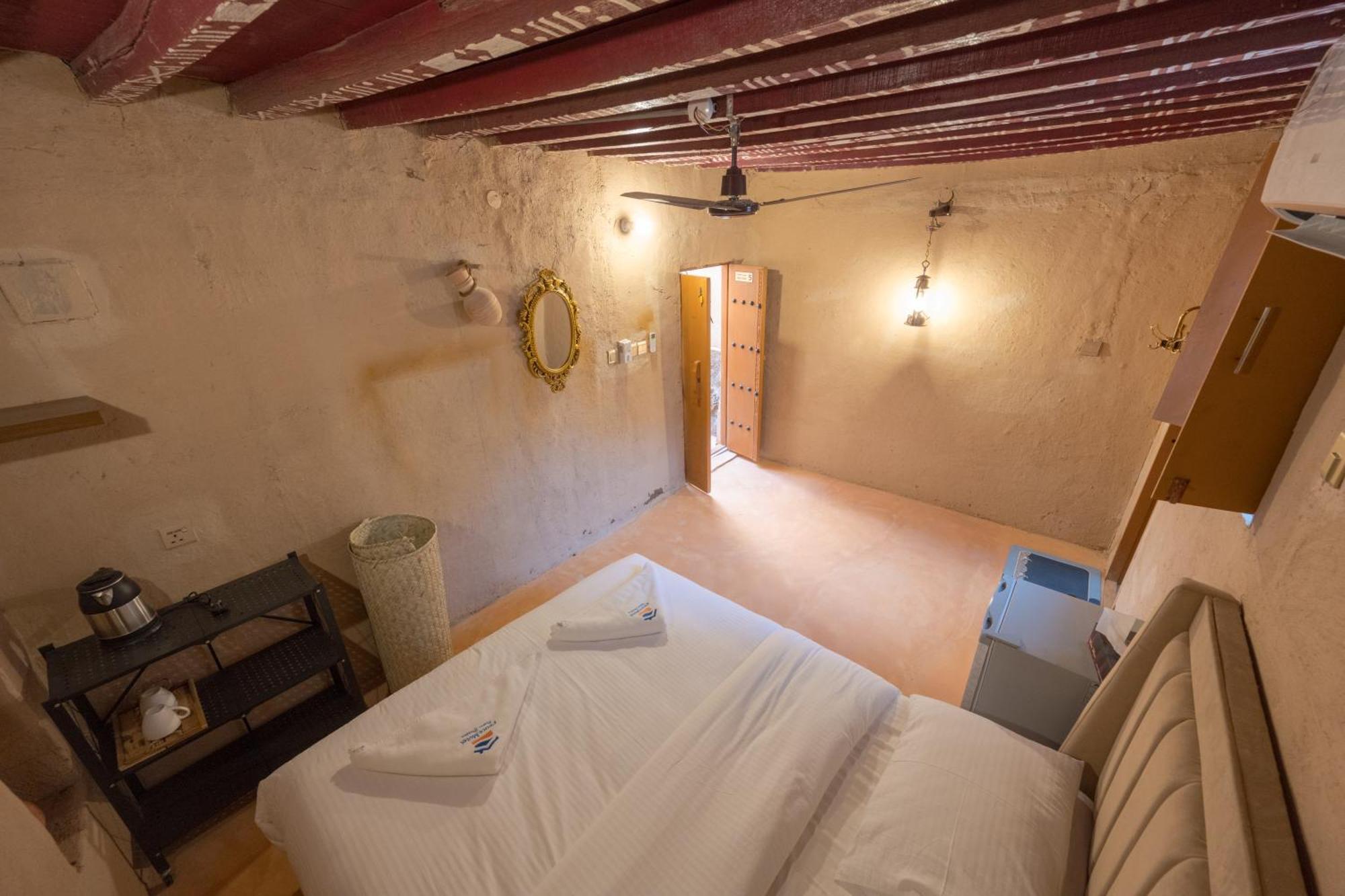 بيت نُزل السلام Bait Salam Inn Al Ḩamrāʼ Bagian luar foto