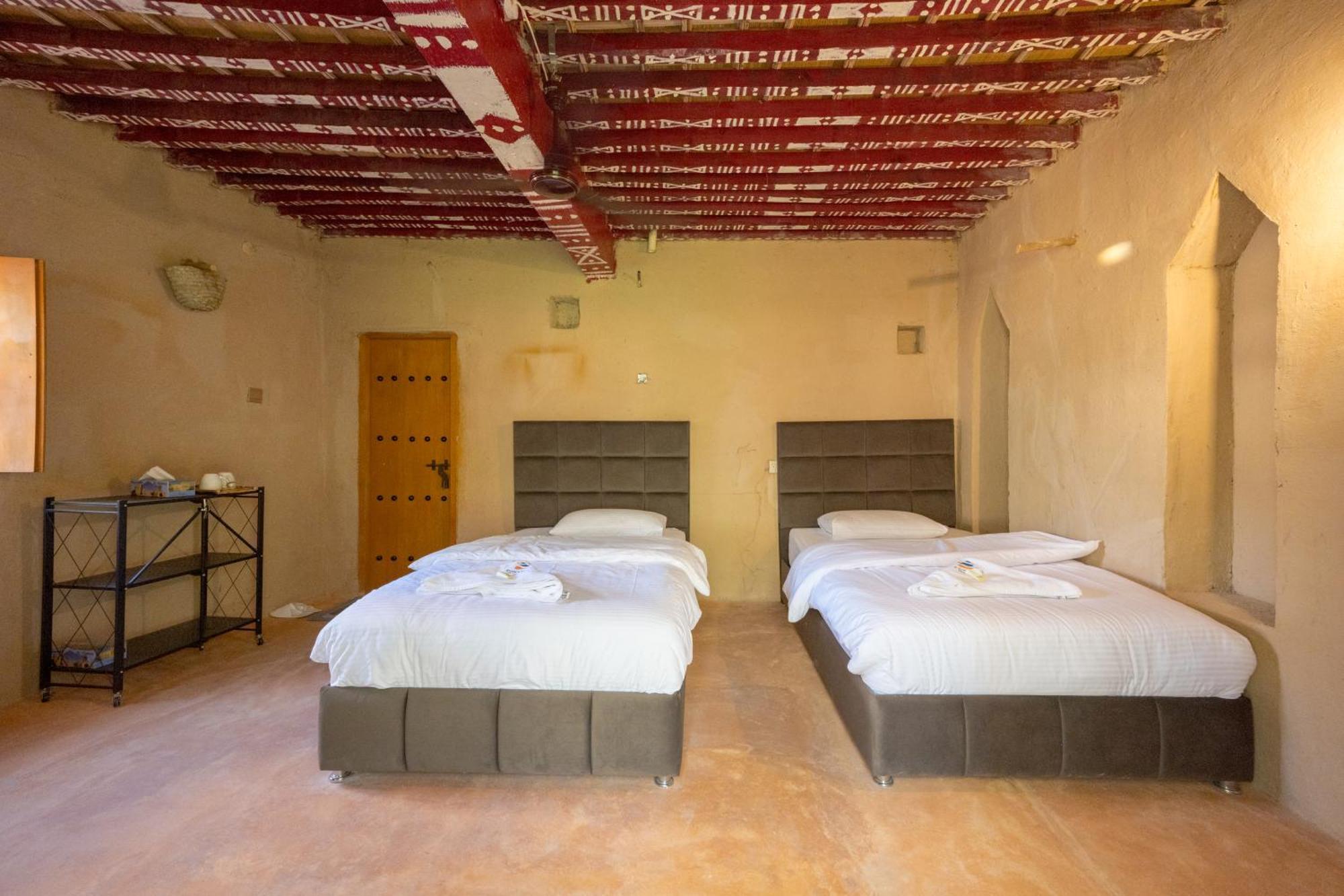 بيت نُزل السلام Bait Salam Inn Al Ḩamrāʼ Bagian luar foto