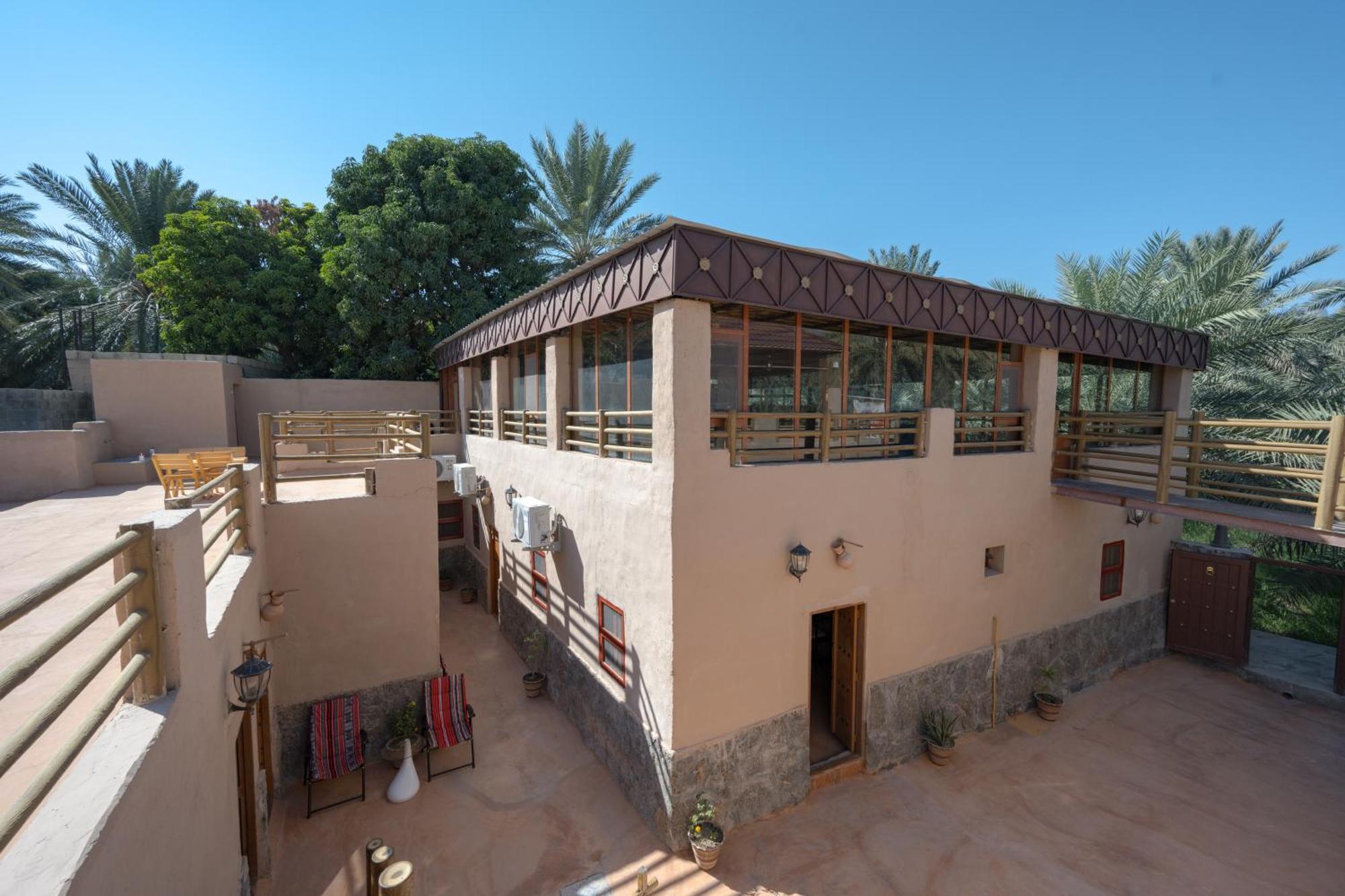 بيت نُزل السلام Bait Salam Inn Al Ḩamrāʼ Bagian luar foto