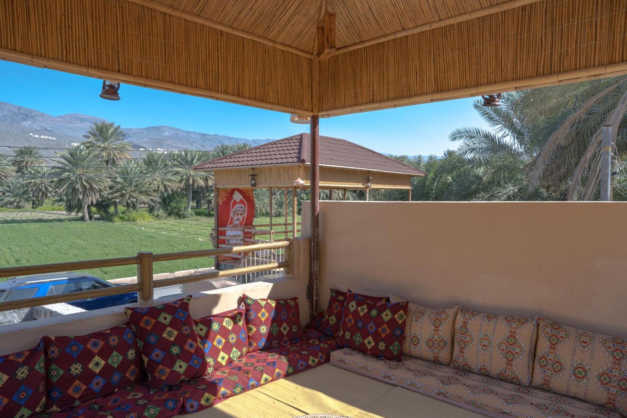 بيت نُزل السلام Bait Salam Inn Al Ḩamrāʼ Bagian luar foto
