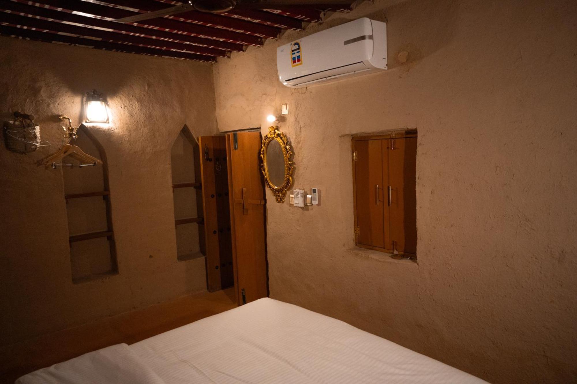 بيت نُزل السلام Bait Salam Inn Al Ḩamrāʼ Bagian luar foto