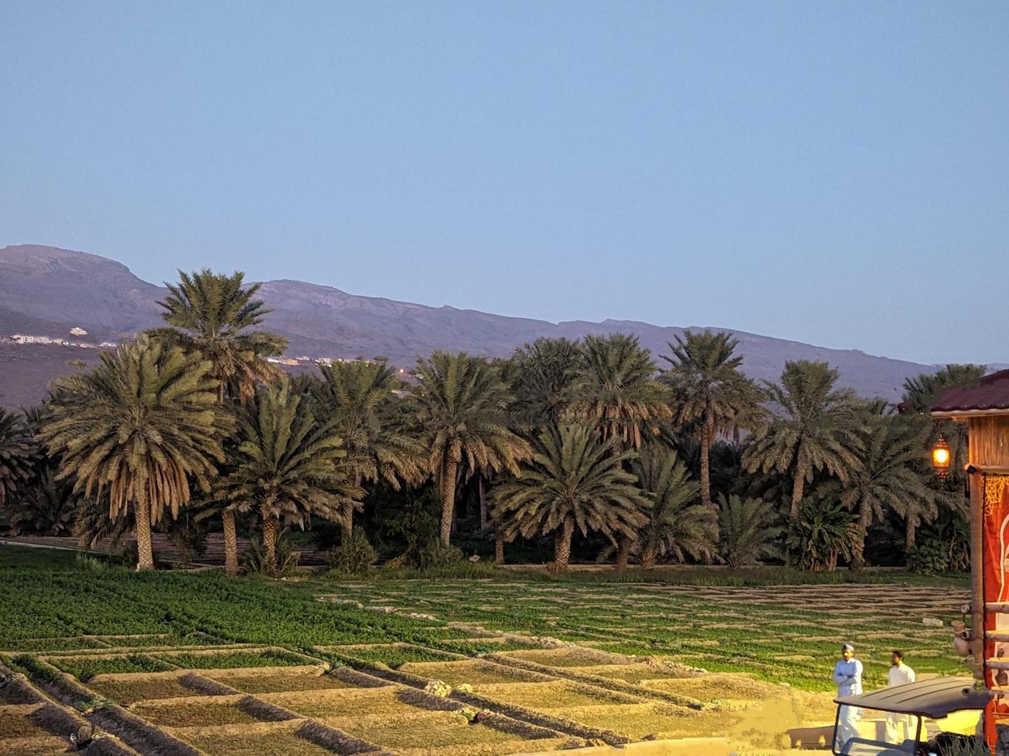 بيت نُزل السلام Bait Salam Inn Al Ḩamrāʼ Bagian luar foto
